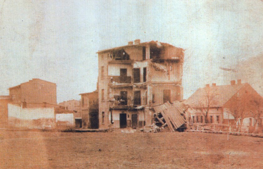 Zapadlisko przy ul. Orłowskiej po katastrofie górniczej z 1907 r.